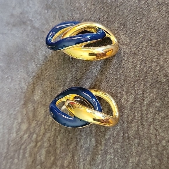 VTG NAPIER 1980s Navy Blue Enamel Interlocking Oval Baddie Post Earrings - Picture 3 of 6